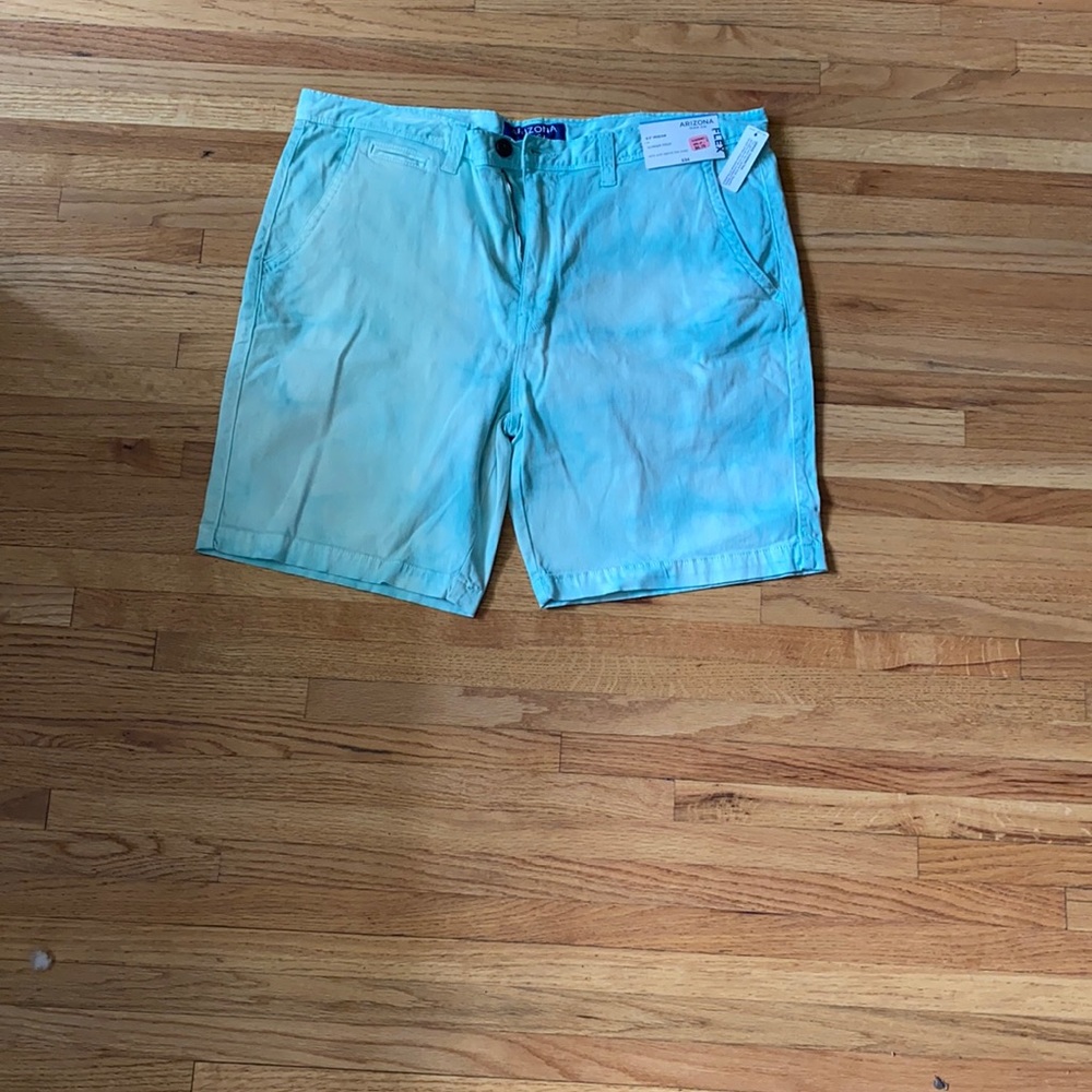 The-dye surfer short